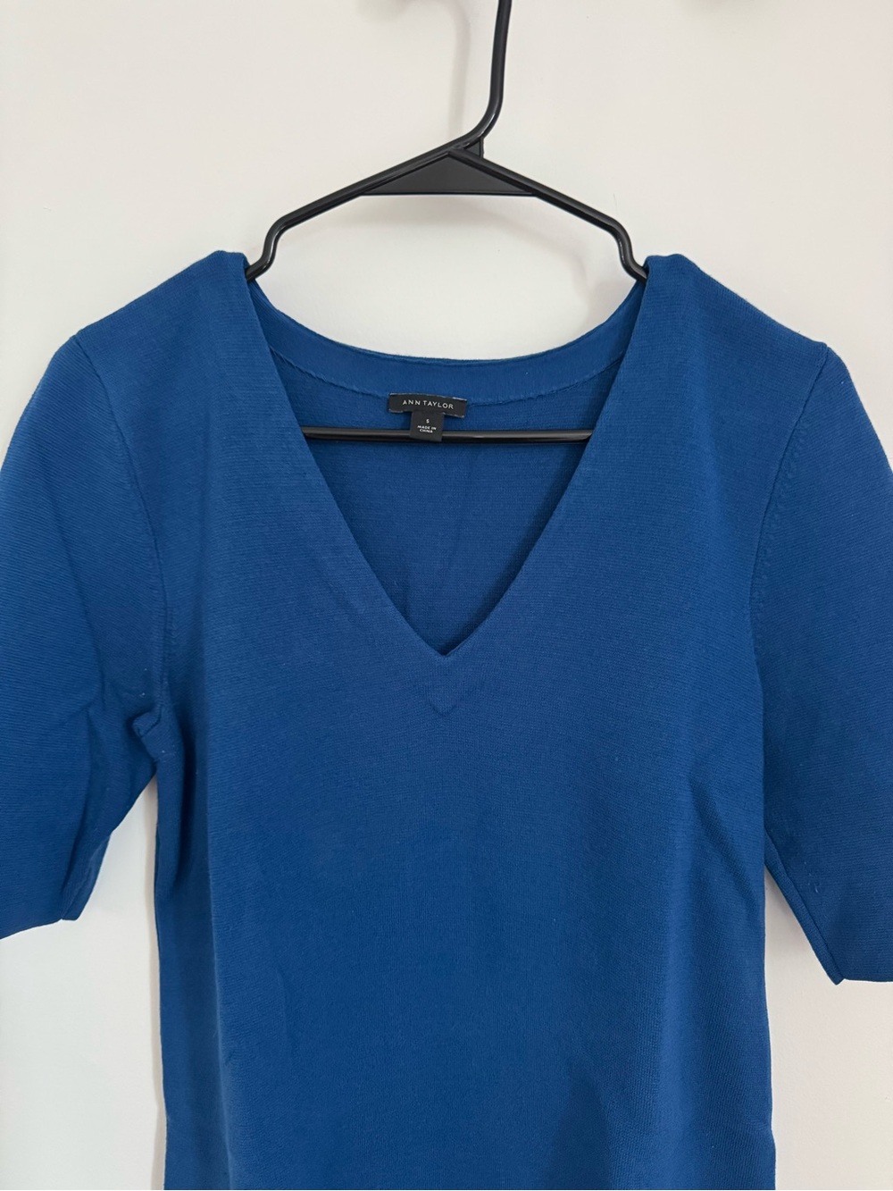 Ann Taylor Royal Blue V-Neck Short Sleeve dress